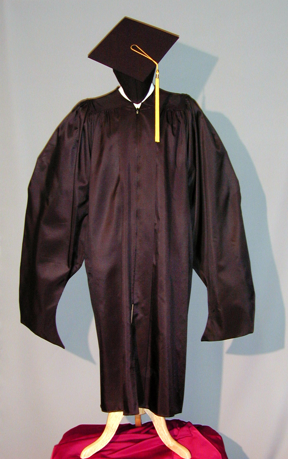 masters degree cap and gown